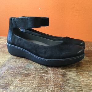 Dansko Emmie Ankle Strap Shoe Womens 41 10.5-11 Black Nubuck Whimsy Lolita